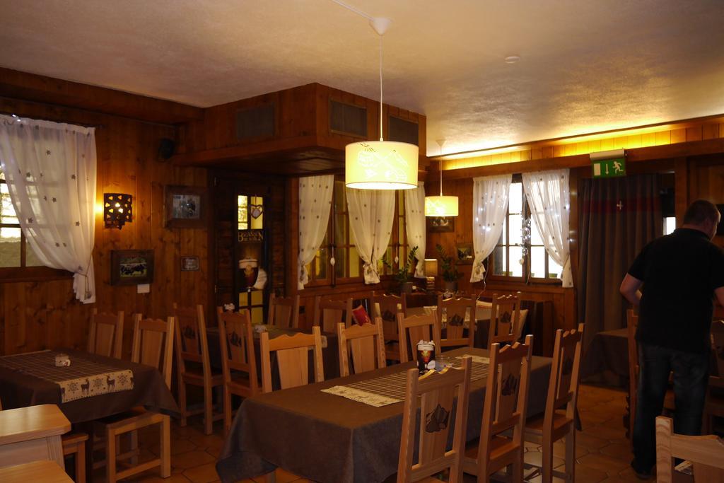 Hotel - Petit-Dejeuner Le Trift Zinal Zewnętrze zdjęcie