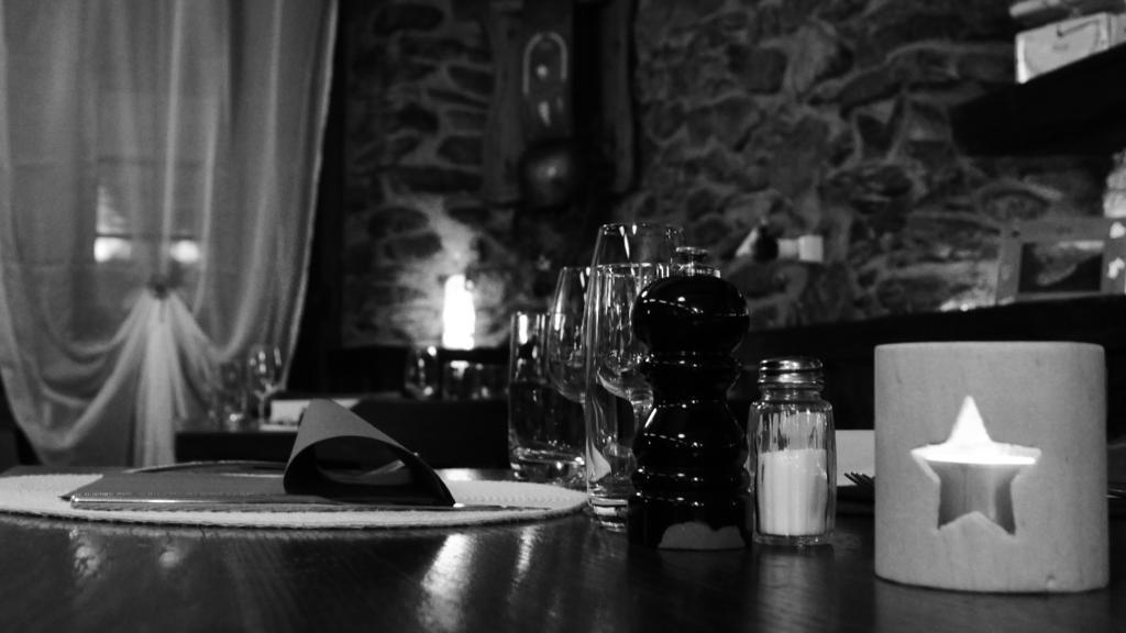 Hotel - Petit-Dejeuner Le Trift Zinal Zewnętrze zdjęcie