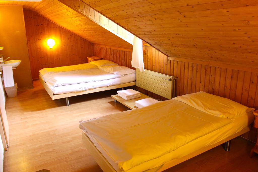Hotel - Petit-Dejeuner Le Trift Zinal Zewnętrze zdjęcie