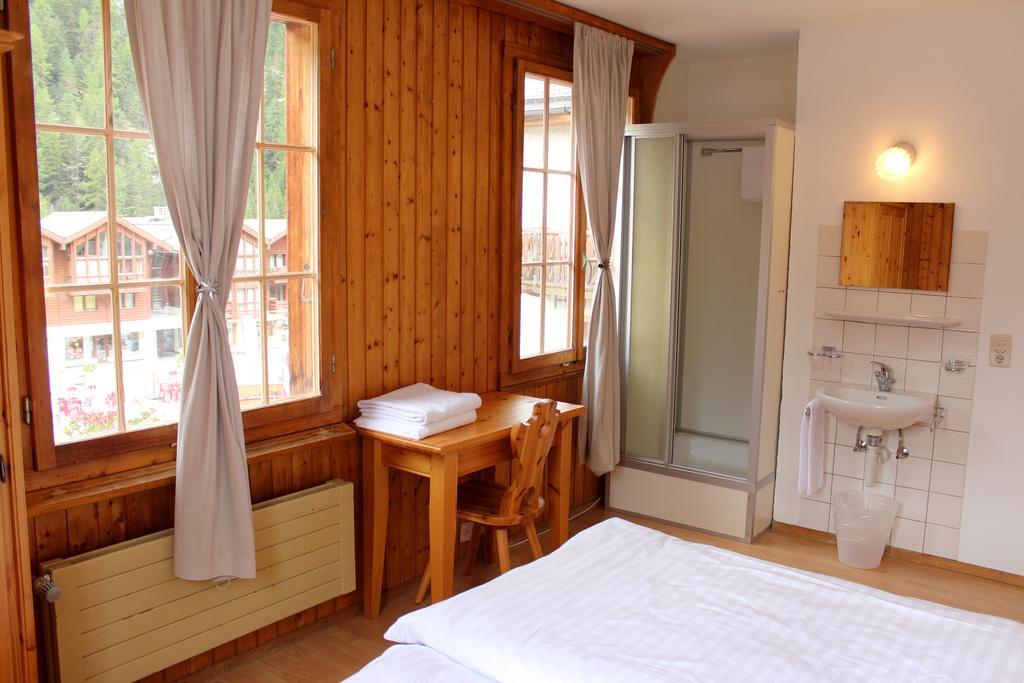Hotel - Petit-Dejeuner Le Trift Zinal Zewnętrze zdjęcie